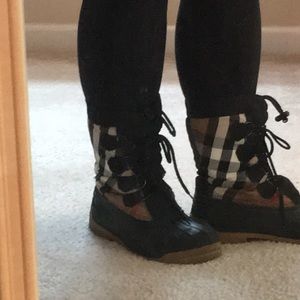 Burberry snow boots